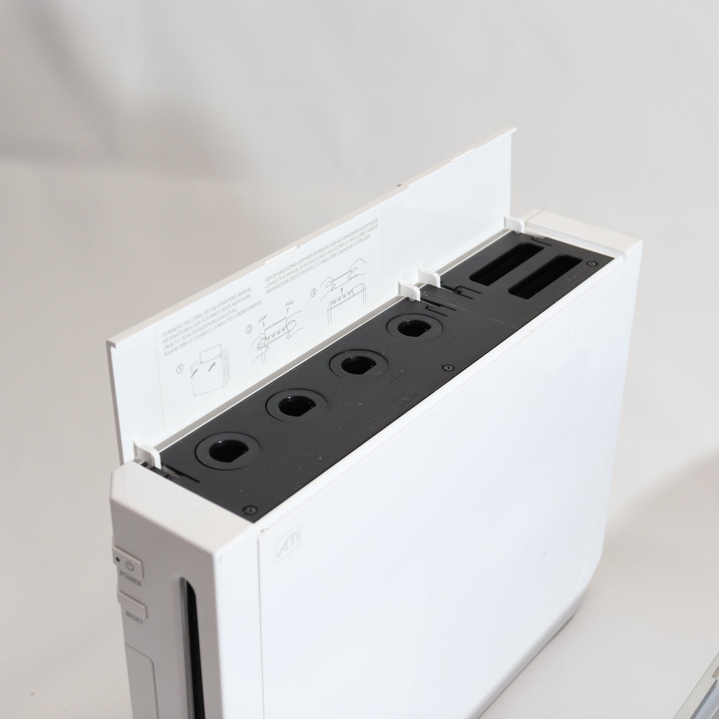 White Nintendo Wii System