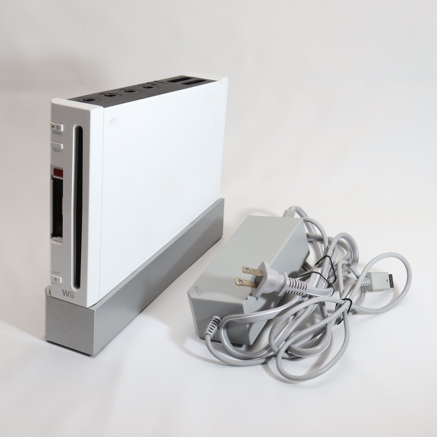 White Nintendo Wii System